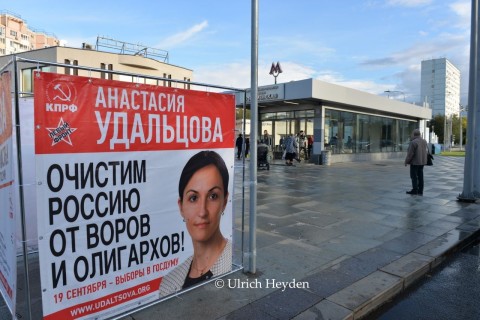 “Säubern wir Russland von Räubern und Oligarchen” – KPRF-Kandidatin Anastasija Udalzowa. Bild: Ulrich Heyden