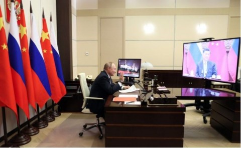 Beste Freunde: Wladimir Putin und Xi Ping am 15.12. bei einer Videokonferenz. Bild: Kreml/CC BY-4.0